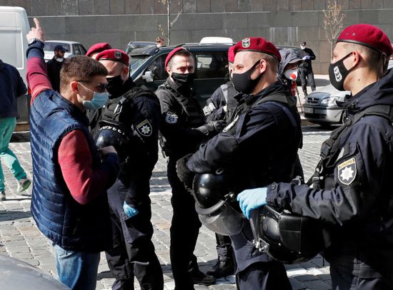 أوكرانيا.. اعتقال مجموعة تشتبه في تخطيطها لأعمال شغب