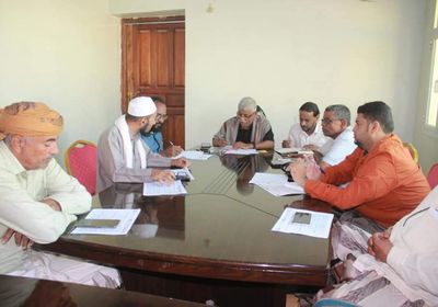 تنفيذي الشحر يطلع على سير خطته التنموية