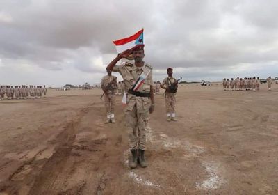 عرض عسكري لـ "السابع دعم وإسناد" في عدن