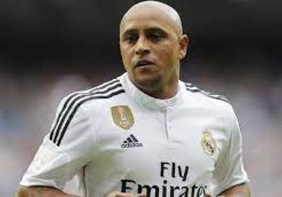 بعد 7 سنوات.. روبرتو كارلوس يعود للملاعب