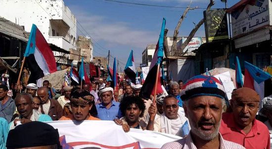 جماهير لحج تدعم الهبة الحضرمية وتحتفي بانتصار "العمالقة"
