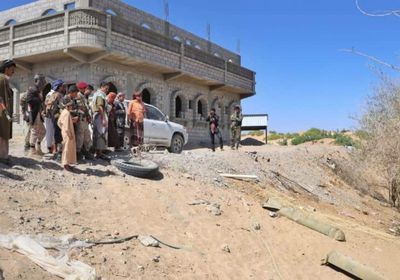 "انتقالي شبوة" يتفقد منازل متضررة من الحوثيين بعسيلان
