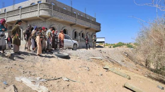 "انتقالي شبوة" يتفقد منازل متضررة من الحوثيين بعسيلان