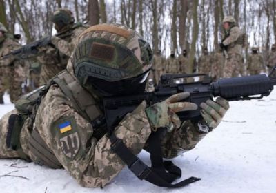 تدريبات عسكرية أوكرانية قرب حدود القرم.. هل تستعد كييف للحرب؟