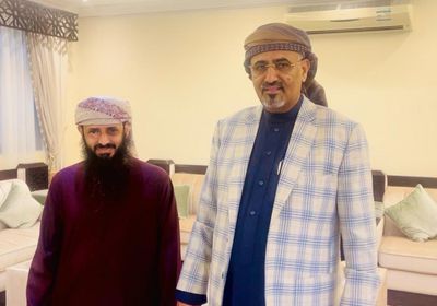 الزُبيدي يثمن إنجازات الحزام الأمني في الجنوب