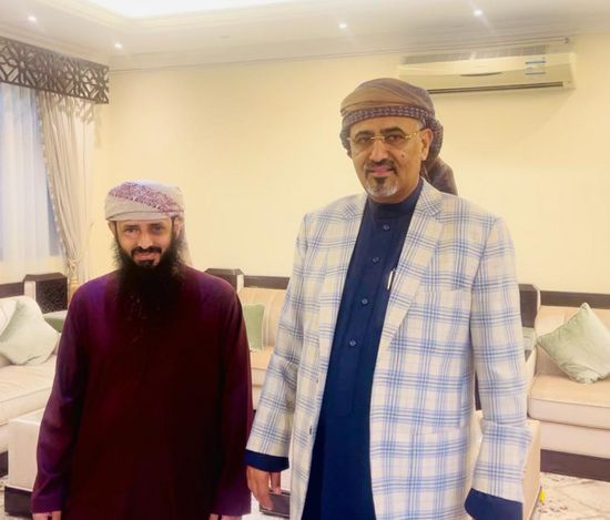 الزُبيدي يثمن إنجازات الحزام الأمني في الجنوب