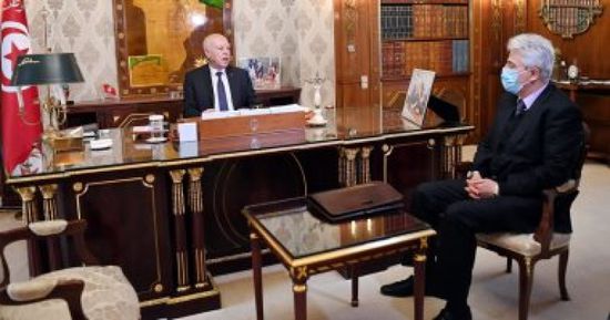 قيس سعيد يثني على دور القوات المسلحة في الحفاظ على تونس