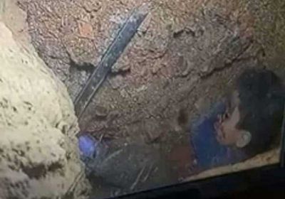 المغرب.. صخرة تحيط بالطفل "ريان" وتعرقل محاولات إنقاذه