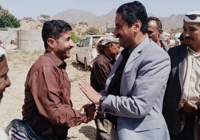 "انتقالي شبوة" يتفقد مدرسة العرم ويزور خبر لقموش