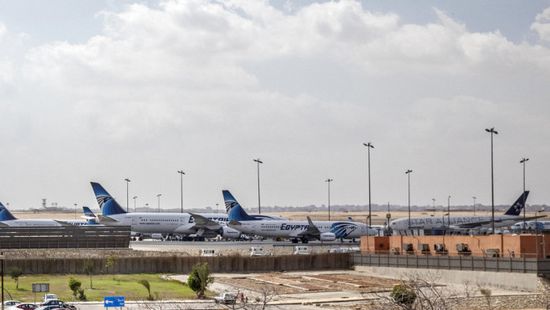 مصر.. طائرة تعود إلى مطار القاهرة لإنقاذ حياة راكب سعودي