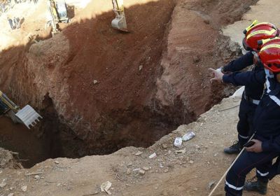 خلية الأزمة المغربية تسمح لوالد الطفل ريان برؤيته عبر الكاميرا