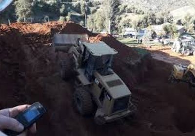 3 أمتار تفصل فرق الإنقاذ عن ريان والطفل على قيد الحياة