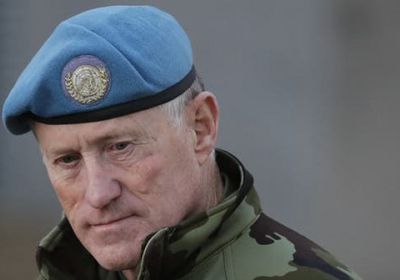 في زيارة شكلية.. الجنرال بيري يتفقد مناطق في الحديدة