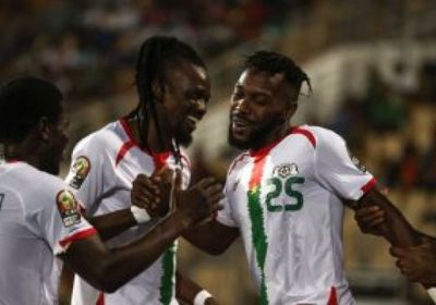 بوركينا فاسو يتقدم بهدف على الكاميرون في الشوط الأول