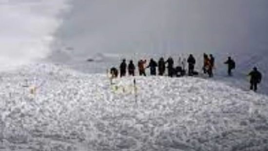 مقتل متزلج وإصابة آخرين في انهيار ثلجي بالنمسا