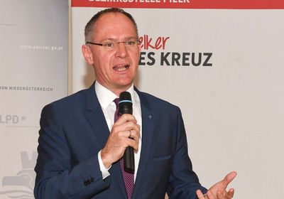 النمسا تعلن وجود ثغرات في نظام اللجوء الأوروبي