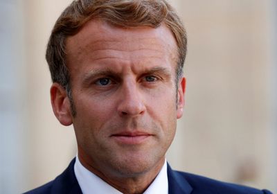 ماكرون يصل روسيا لبحث الأزمة الأوكرانية مع بوتين