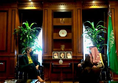 مشاورات سعودية أمريكية لإيقاف التصعيد الإرهابي الحوثي