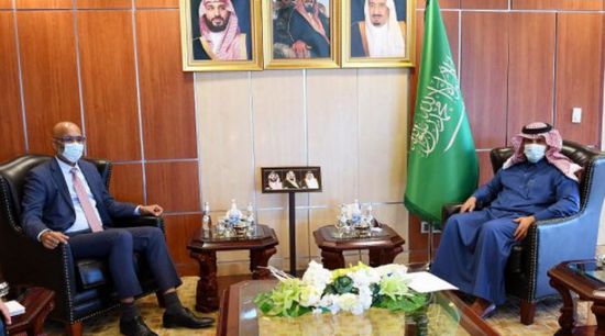 آل جابر وديريك يناقشان تداعيات الرفض الحوثي لوقف النار