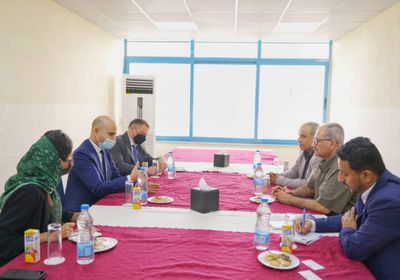 "الانتقالي" يطلع السفير الفرنسي على الأوضاع الاقتصادية