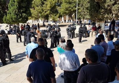 إسرائيل تعتقل شابين فلسطينيين خلال توجههم للصلاة في الأقصى