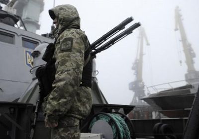 وسط تصاعد التوتر مع روسيا.. واشنطن تجلي موظفي سفارتها في أوكرانيا