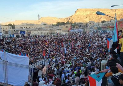جماهير حضرموت ترفض الخضوع وترفع مطالبها بسيئون
