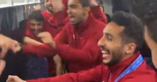 على أنغام "سالكة".. لاعبو الأهلي يحتفلون ببرونزية كأس العالم للأندية