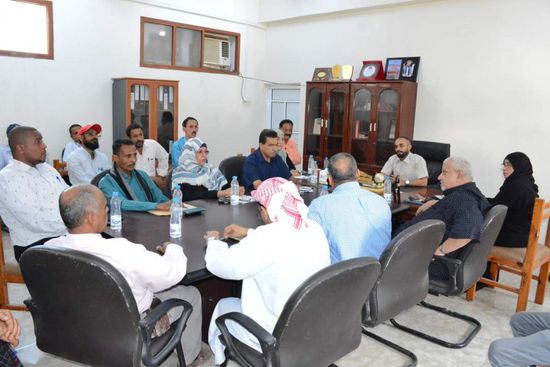  قيادات "صيرة" تناقش سير أعمال المشاريع التنموية