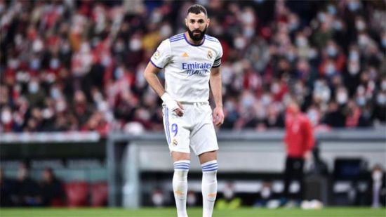 بنزيما يعود لقائمة ريال مدريد لمواجهة باريس سان جيرمان