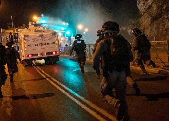 إصابة عشرات الفلسطينيين في مواجهات مع الاحتلال بالقدس