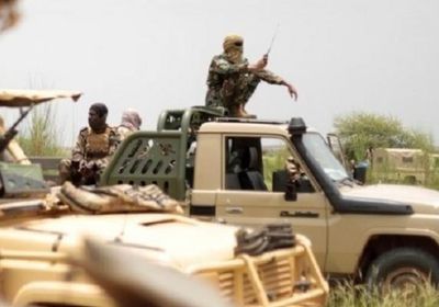 مقتل جنديين ماليين و5 مسلحين في هجوم إرهابي