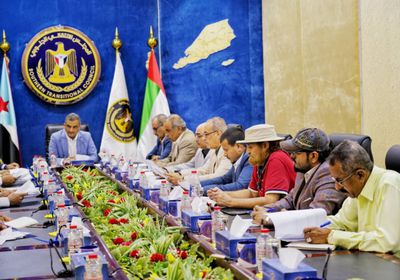 "الانتقالي" يرفض فصل الممتنعين عن الانضمام للإخوان من "الداخلية"