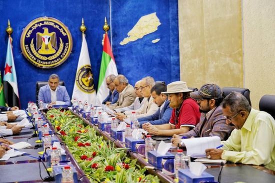 "الانتقالي" يرفض فصل الممتنعين عن الانضمام للإخوان من "الداخلية"