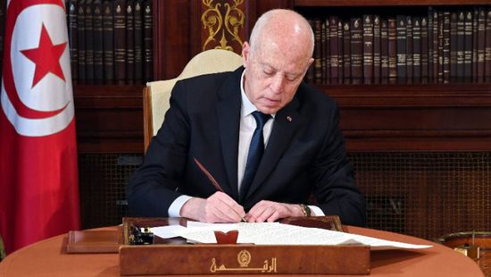 الرئيس التونسي ينهي تكليف الشنيتي من تسيير "الإذاعة"