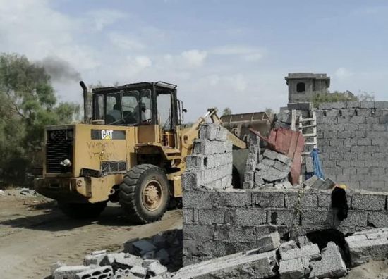 مأمور خور مكسر يتوعد المسوؤلين عن أعمال البسط