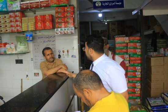 إحالة 30 تاجر مخالف للتسعيرة في الشيخ عثمان للنيابة