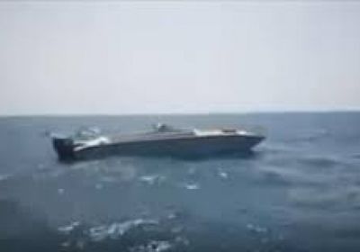 تدمير زورق حوثي مفخخ انطلق من ميناء الحديدة