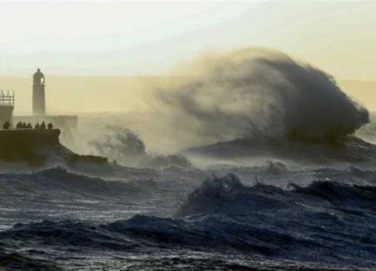 سقوط ضحايا.. العاصفة زينب تضرب بولندا والتشيك