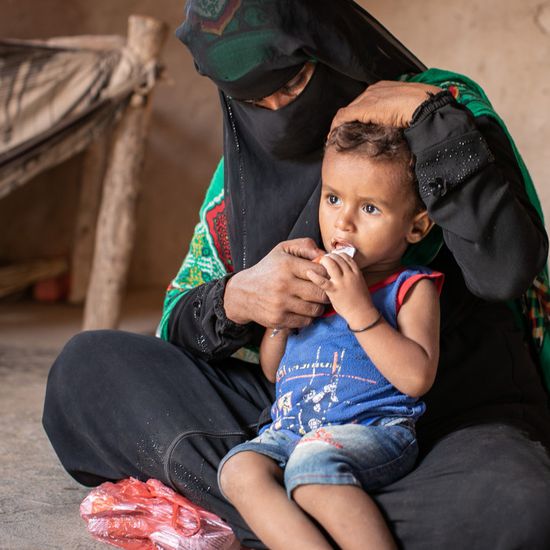 الأغذية العالمي: مكملات غذائية لـ 3.3 مليون طفل وأم