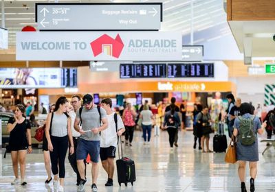 أستراليا تعيد فتح حدودها أمام السياح المُلقحين