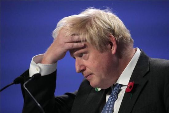 جونسون يبلغ الرئيس الأوكراني بغزو روسي خلال ساعات