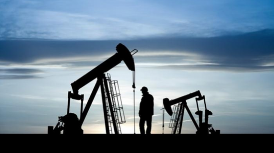 أسعار النفط تسجل قفزة قياسية