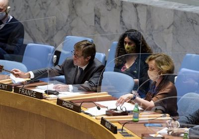 فرنسا تُهدد بفرض عقوبات قاسية على روسيا