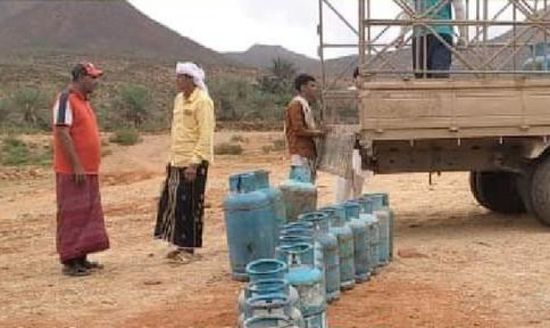 "خليفة الإنسانية" تمد مناطق سقطرى بالغاز المنزلي