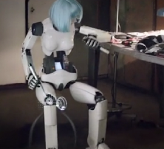 لماذا يفضل التعامل مع الروبوت "الأنثى" في الفنادق؟.. دراسة تجيب