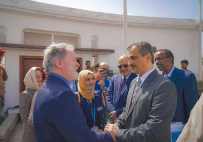 لملس يطالب "الأغذية العالمي" بتلبية الاحتياجات الإنسانية بعدن