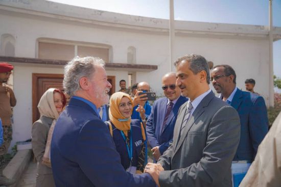 لملس يطالب "الأغذية العالمي" بتلبية الاحتياجات الإنسانية بعدن