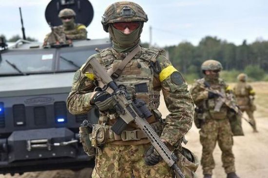 مقتل جندي أوكراني وإصابة آخر في قصف شرق البلاد