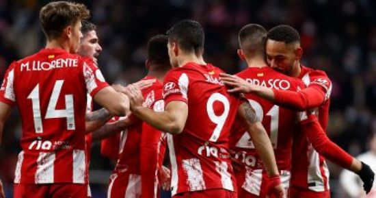 أتلتيكو مدريد يتقدم مبكرًا على مانشستر يونايتد 1-0